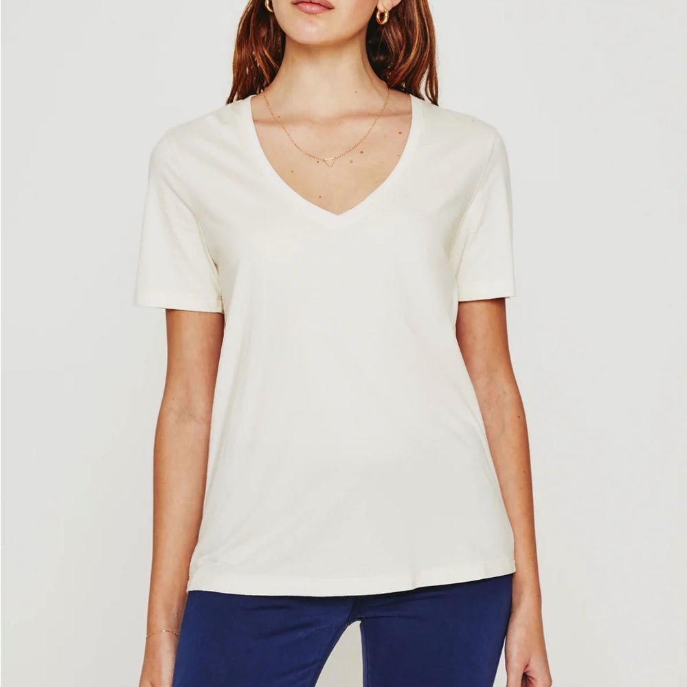 NWT AG Adriano Goldschmied Classic fit Jagger V-Neck Tee in Ivory Dust Small